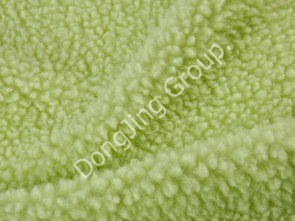 DP1088- Racimo de liar Cattleya verde faux fur fabric