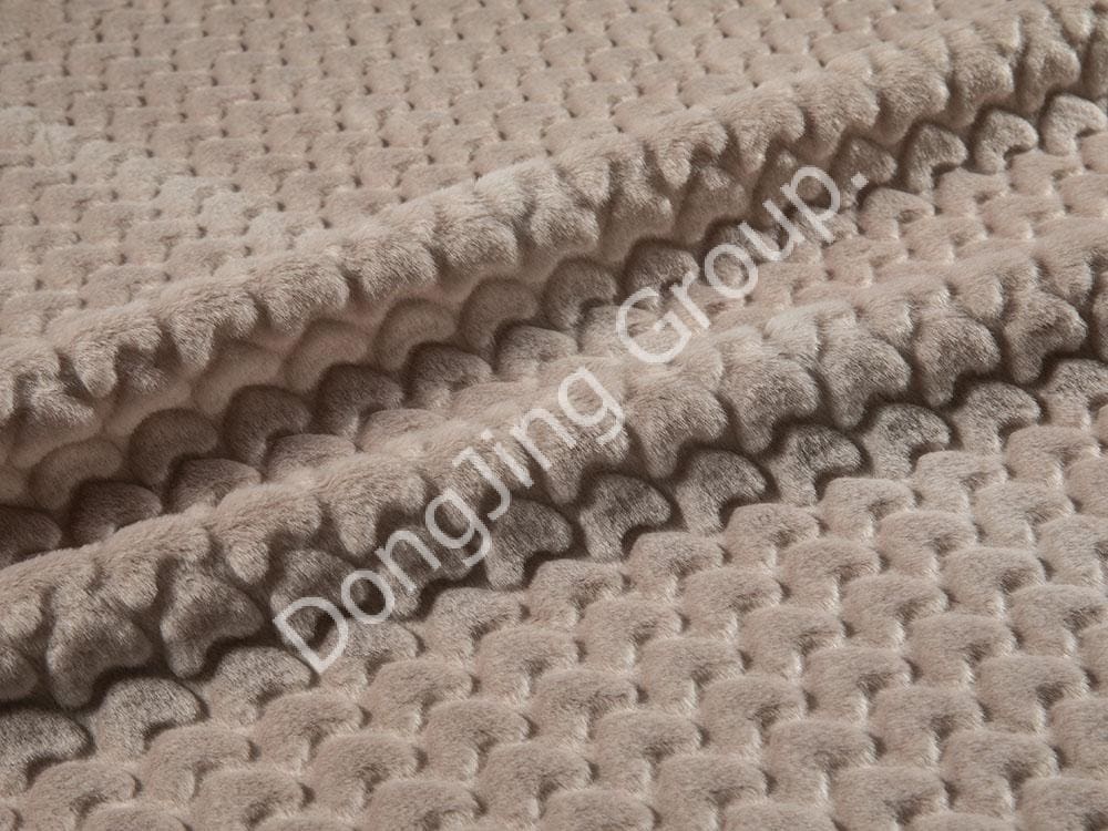 8HG0096-Beige Pelo Conejo Repujado faux fur fabric