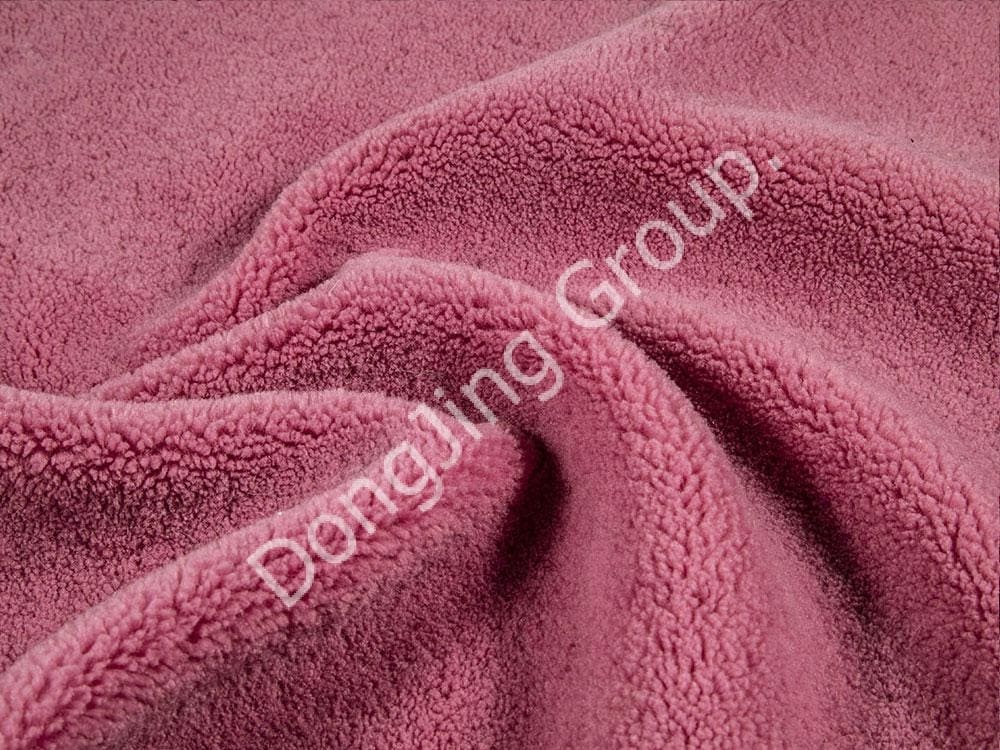 8T2688-Rosa rojo camello faux fur fabric