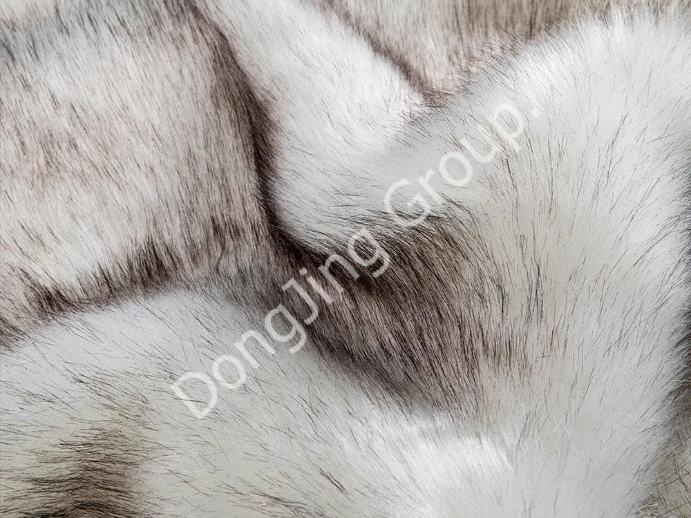 9P2531-Piel de zorro teñida de blanco faux fur fabric