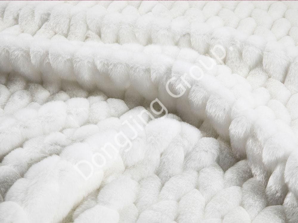 X9HG0193-Pelo conejo blanco grabado faux fur fabric